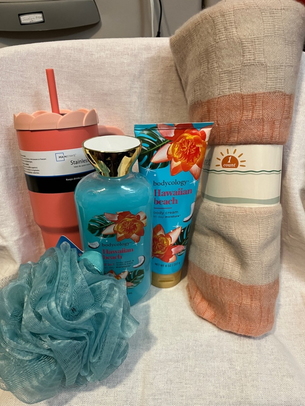 Bodycology’s Hawaiian Beach Coral & Teal Bath & Relax Bundle